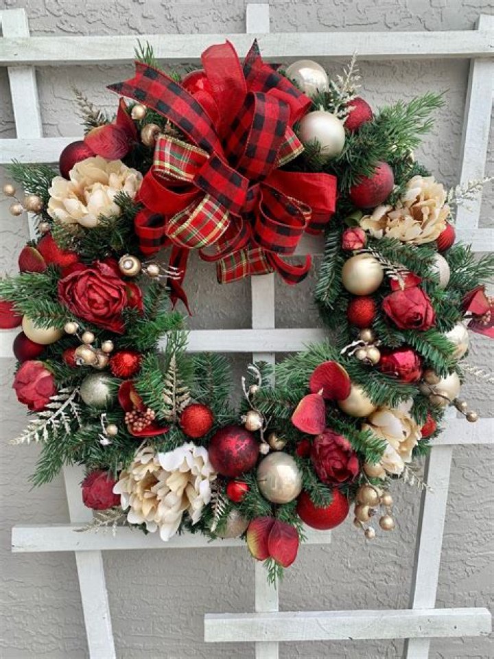 red wreath
