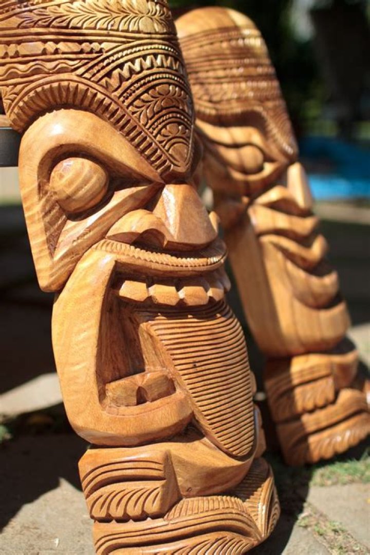 tiki carving