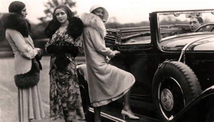 why was the 1920s called the roaring twenties